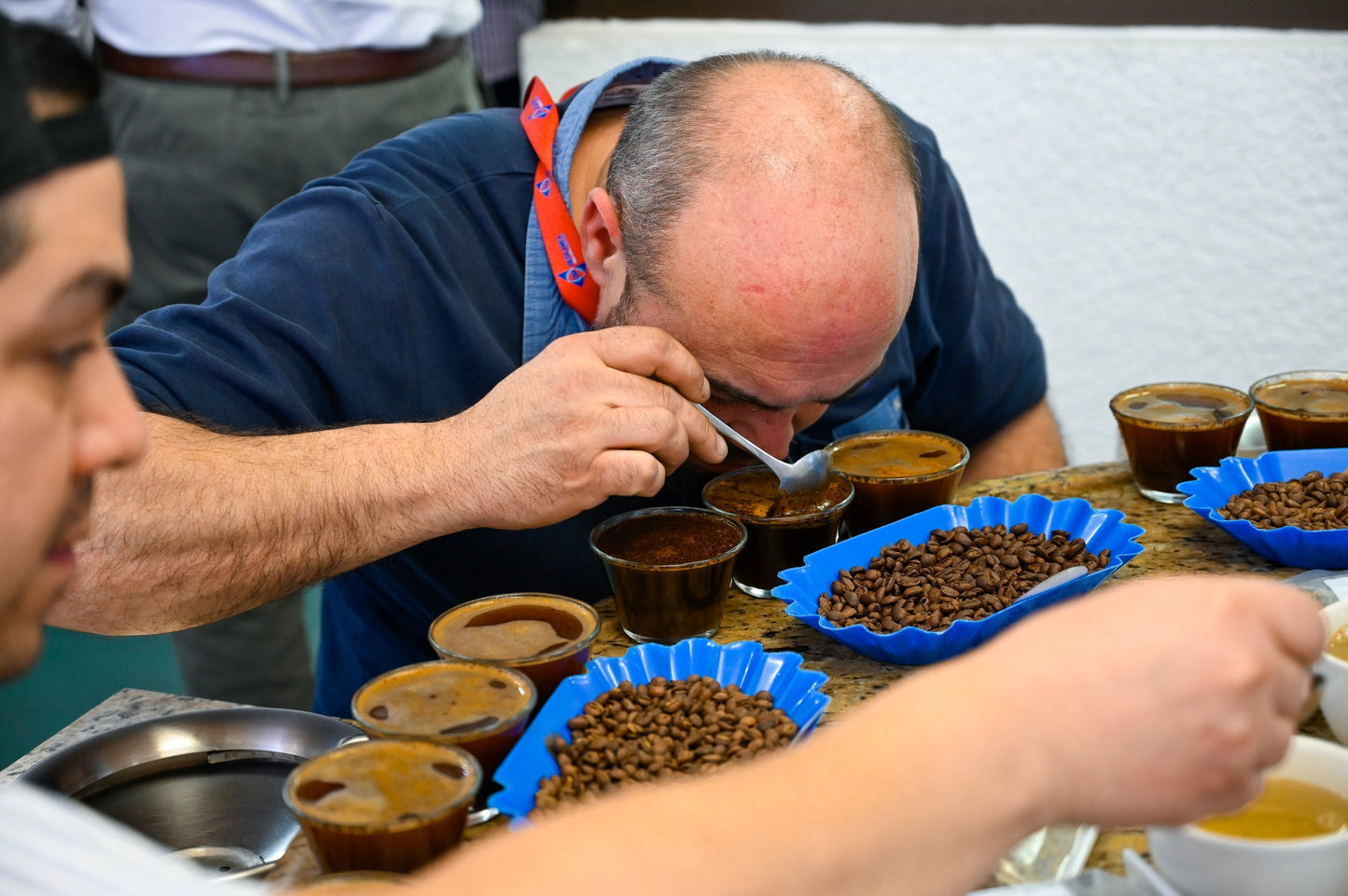Tendencias Globales del Café Descafeinado: Sabor, Salud y Sostenibilidad